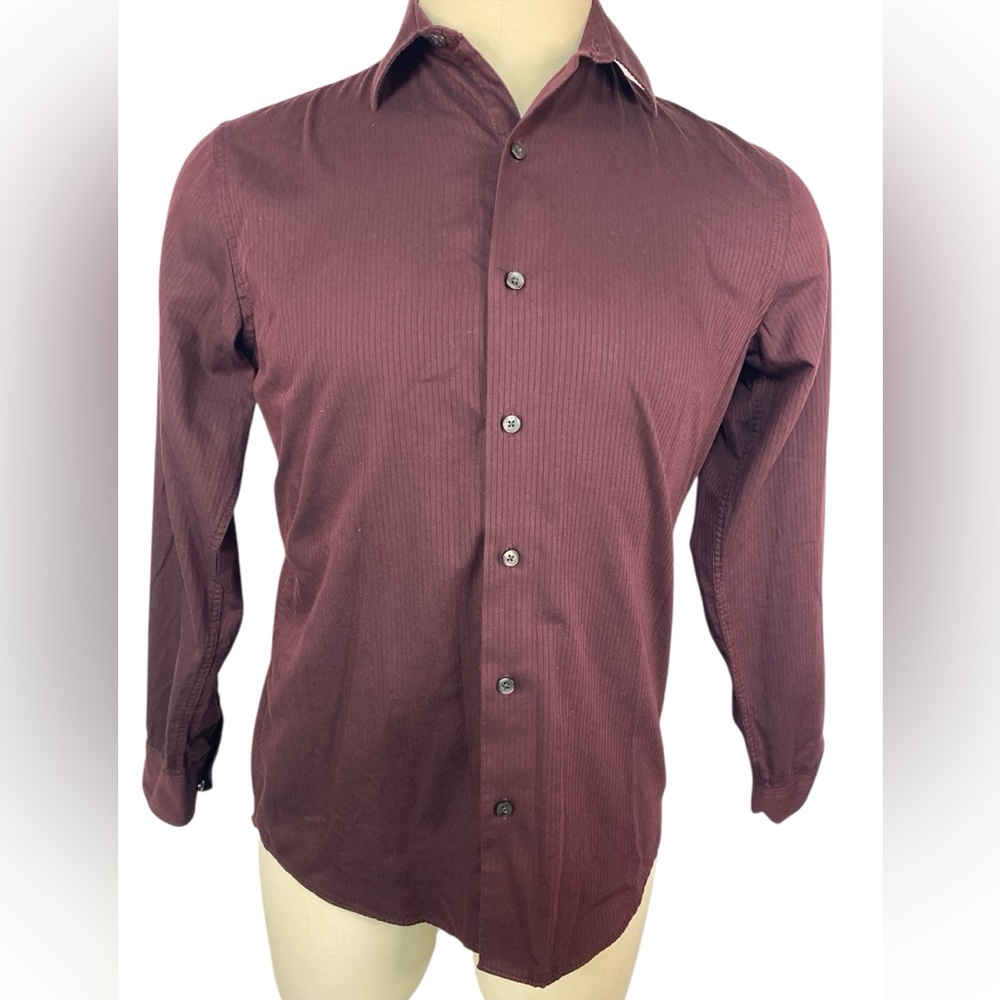 Van Heusen Maroon Striped Long Sleeve Button Up Dress Shirt Men’s Small